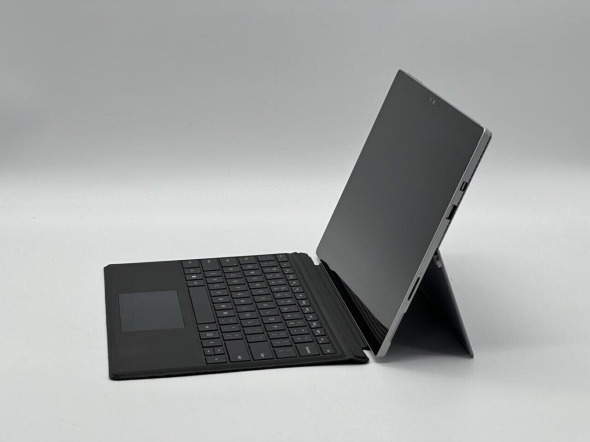 Ноутбук-трансформер Б-класс Microsoft Surface Pro 4 / 12.3&quot; (2736x1824) IPS Touch / Intel Core i5-6300U (2 (4) ядра по 2.4 - 3.0 GHz) / 8 GB DDR3 / 256 GB SSD / Intel HD Graphics 520 / WebCam - 3