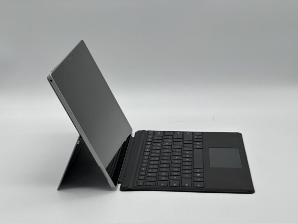 Ноутбук-трансформер Б-класс Microsoft Surface Pro 4 / 12.3&quot; (2736x1824) IPS Touch / Intel Core i5-6300U (2 (4) ядра по 2.4 - 3.0 GHz) / 8 GB DDR3 / 256 GB SSD / Intel HD Graphics 520 / WebCam - 4