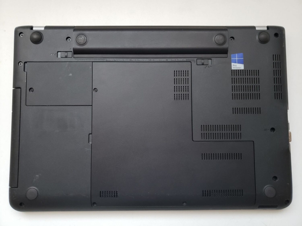 Ноутбук Lenovo ThinkPad E550 / 15.6&quot; (1366x768) TN / Intel Core i3-4005U (2 (4) ядра по 1.7 GHz) / 8 GB DDR3 / 256 GB SSD / Intel HD Graphics 4400 / WebCam - 6