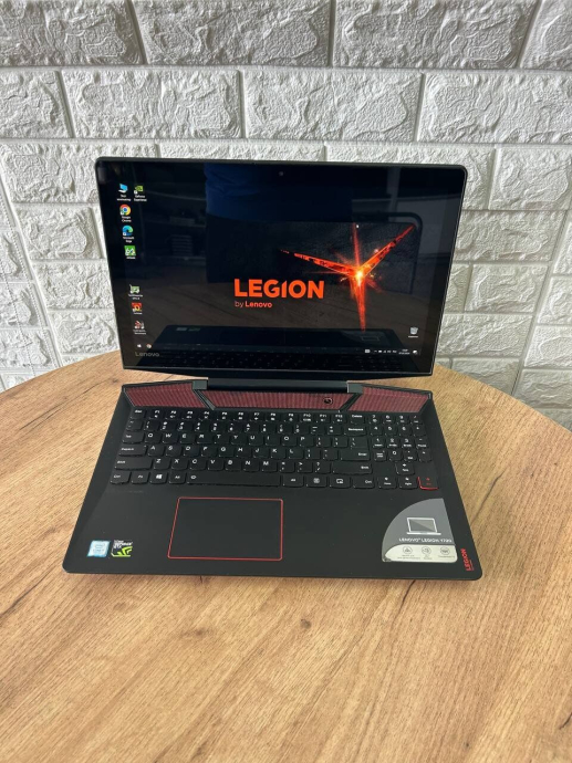 Игровой ноутбук Lenovo Legion Y720-15IKB / 15.6&quot; (1920x1080) IPS / Intel Core i7-7700HQ (4 (8) ядра по 2.8 - 3.8 GHz) / 8 GB DDR4 / 256 GB SSD / nVidia GeForce GTX 1060, 6 GB GDDR5, 192-bit / WebCam - 2