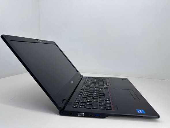 Ноутбук Fujitsu LifeBook E5511 / 15.6&quot; (1920x1080) IPS / Intel Core i5-1135G7 (4 (8) ядра по 2.4 - 4.2 GHz) / 8 GB DDR4 / 256 GB SSD / Intel Iris Xe Graphics / WebCam - 4