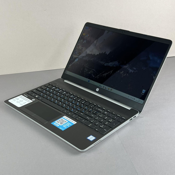 Ноутбук HP 15-dw0043dx / 15.6&quot; (1366х768) TN / Intel Core i5-8265U (4 (8) ядра по 1.6 - 3.9 GHz) / 8 GB DDR4 / 240 GB SSD / Intel UHD Graphics 620 / WebCam - 6