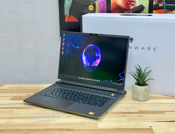 Новый игровой ноутбук Dell Alienware m16 R1 / 16&quot; (1920x1200) IPS / AMD Ryzen 9 7845HX (12 (24) ядер по 3.0 - 5.2 GHz) / 32 GB DDR5 / 1000 GB SSD / AMD Radeon RX 7600M XT, 8 GB GDDR6, 128-bit / WebCam / Win 11 Home - 4