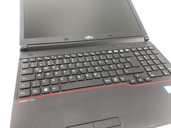 Ноутбук Fujitsu LifeBook E556 / 15.6&quot; (11366x768) TN / Intel Core i5-6200U (2 (4) ядра по 2.3 - 2.8 GHz) / 8 GB DDR4 / 120 GB SSD / Intel HD Graphics 520 / No WebCam / DisplayPort / DVD-RW - 3