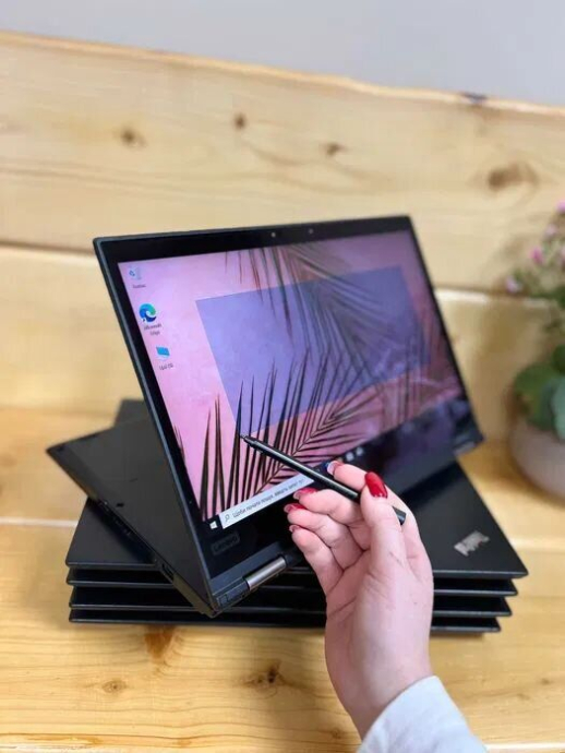 Ультрабук Lenovo ThinkPad X380 Yoga / 13.3&quot; (1920x1080) IPS Touch / Intel Core i5-8250U (4 (8) ядра по 1.6 - 3.4 GHz) / 8 GB DDR4 / 256 GB SSD / Intel UHD Graphics 620 / WebCam / Windows 10 Pro - 3