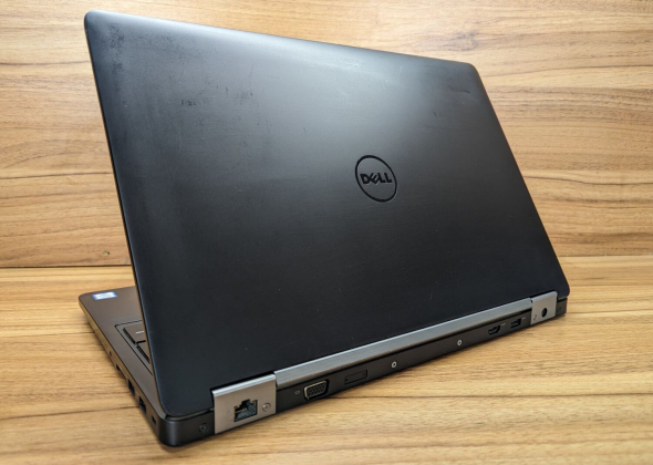 Ноутбук Б-класс Dell Latitude E5570 / 15.6&quot; (1366x768) TN / Intel Core i5-6300U (2 (4) ядра по 2.4 - 3.0 GHz) / 8 GB DDR4 / 256 GB SSD / Intel HD Graphics 520 / WebCam / Windows 10 - 8