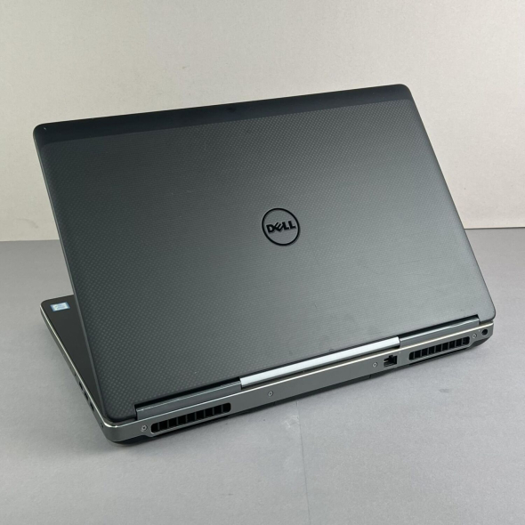 Игровой ноутбук Dell Precision 7710 / 17.3&quot; (1920x1080) IPS / Intel Core i7-6820HQ (4 (8) ядра по 2.7 - 3.6 GHz) / 32 GB DDR4 / 256 GB SSD + 500 GB HDD / nVidia Quadro M3000M, 4 GB GDDR5, 256-bit / WebCam - 8