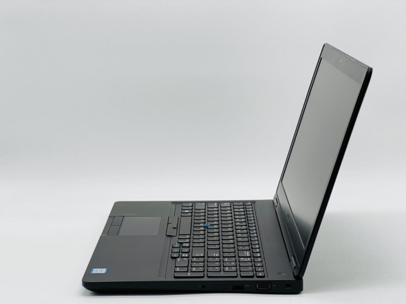 Ноутбук Dell Latitude 5590 / 15.6&quot; (1366x768) TN / Intel Core i5-8250U (4 (8) ядра по 1.6 - 3.4 GHz) / 8 GB DDR4 / 512 GB SSD / Intel UHD Graphics 620 / WebCam - 4