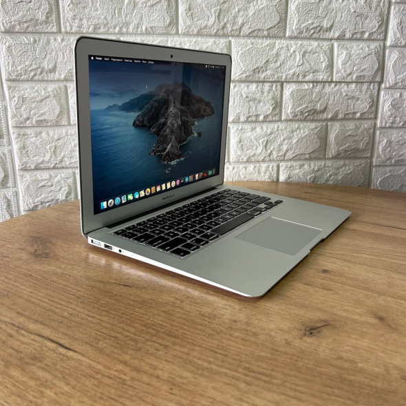 Ультрабук Б-класс Apple MacBook Air 13 A1466 2017 / 13.3&quot; (1440x900) IPS / Intel Core i5-5350U (2 (4) ядра по 1.8 - 2.9 GHz) / 8 GB DDR4 / 120 GB SSD / Intel HD Graphics 6000 / WebCam / macOS - 4