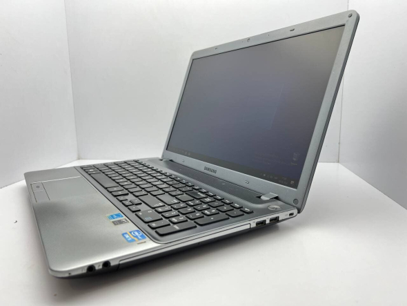 Ноутбук Б-класс Samsung NP350V5C / 15.6&quot; (1366x768) TN / Intel Core i5-3210M (2 (4) ядра по 2.5 - 3.1 GHz) / 8 GB DDR3 / 500 GB HDD / Intel HD Graphics 4000 / WebCam - 4