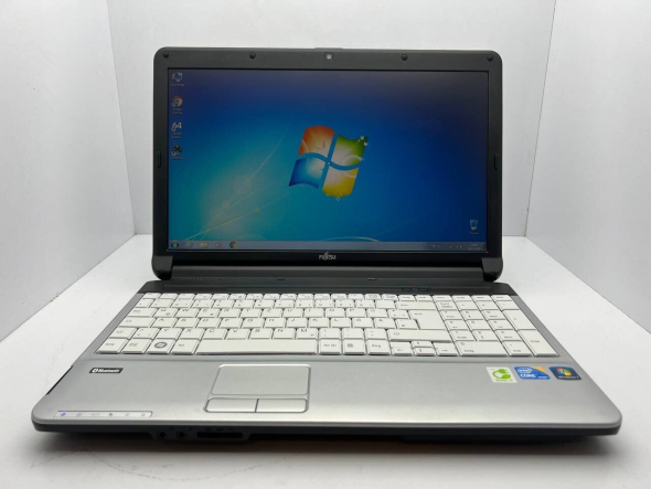 Ноутбук Fujitsu Lifebook А530 / 15&quot; (1366x768) TN / Intel Core i3-370M (2 (4) ядра по 2.4 GHz) / 4 GB DDR3 / 500 GB HDD / Intel HD Graphics / WebCam - 2