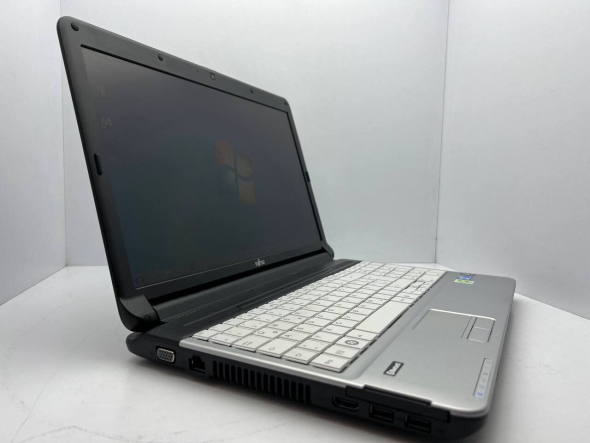 Ноутбук Fujitsu Lifebook А530 / 15&quot; (1366x768) TN / Intel Core i3-370M (2 (4) ядра по 2.4 GHz) / 4 GB DDR3 / 500 GB HDD / Intel HD Graphics / WebCam - 3