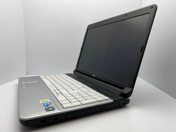 Ноутбук Fujitsu Lifebook А530 / 15&quot; (1366x768) TN / Intel Core i3-370M (2 (4) ядра по 2.4 GHz) / 4 GB DDR3 / 500 GB HDD / Intel HD Graphics / WebCam - 4