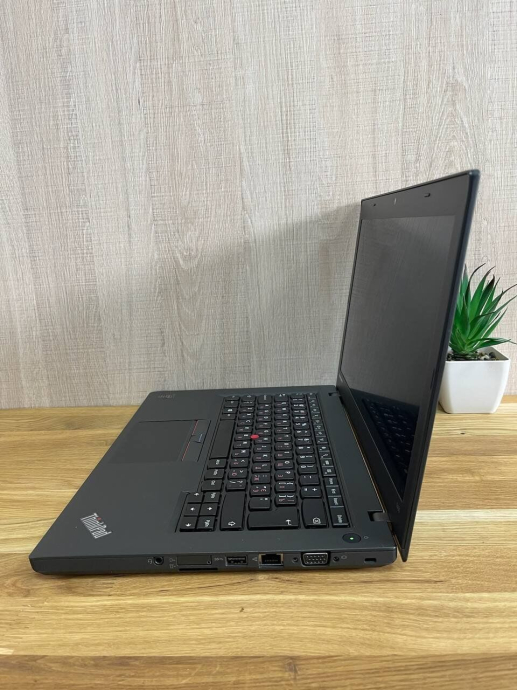 Ультрабук Lenovo ThinkPad T450 / 14&quot; (1600x900) TN / Intel Core i5-5300U (2 (4) ядра по 2.3 - 2.9 GHz) / 8 GB DDR3 / 128 GB SSD / Intel HD Graphics 5500 / WebCam - 6