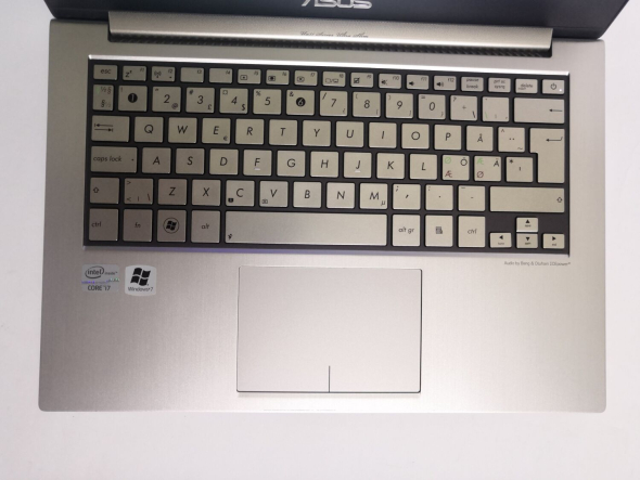 Ультрабук Asus ZenBook UX31E / 13.3'' (1600x900) TN / Intel Core i7-2677M (2 (4) ядра по 1.8 - 2.9 GHz) / 4 GB DDR3 / 128 GB SSD / Intel HD Graphics 3000 / WebCam / Mini HDMI - 3
