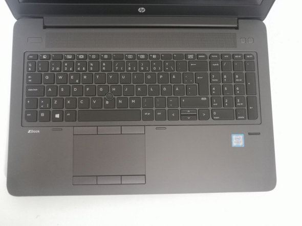 Мобильная рабочая станция HP ZBook 15 G3 / 15.6&quot; (1920x1080) TN / Intel Core i7-6820HQ (4 (8) ядра по 2.7 - 3.6 GHz) / 16 GB DDR4 / 256 GB SSD / nVidia Quadro M2000M, 4 GB GDDR5, 128-bit / WebCam / Win 10 Pro - 3