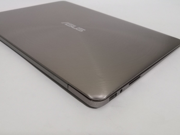 Ультрабук Б-клас Asus ZenBook UX330C / 13.3&quot; (1920x1080) IPS / Intel Core m3 - 7Y30 (2 (4) ядра по 1.0-2.6 GHz) / 8 GB DDR4 / 256 GB SSD / Intel HD Graphics 615 / WebCam / Windows 10 Home - 9