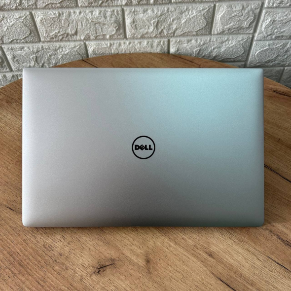 Мобільна робоча станція Dell Precision 5520/ 15.6 &quot; (1920x1080) IPS / Intel Xeon E3-1505M v6 (4 (8) ядра по 3.0 - 4.0 GHz) / 16 GB DDR4 / 256 GB SSD / nVidia Quadro M1200, 4 GB GDDR5, 128-bit / WebCam - 3