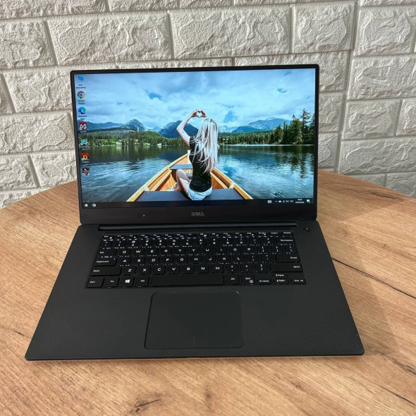 Мобільна робоча станція Dell Precision 5520/ 15.6 &quot; (1920x1080) IPS / Intel Xeon E3-1505M v6 (4 (8) ядра по 3.0 - 4.0 GHz) / 16 GB DDR4 / 256 GB SSD / nVidia Quadro M1200, 4 GB GDDR5, 128-bit / WebCam - 2