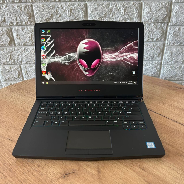 Ігровий ноутбук Dell Alienware 13 R3/ 13.3 &quot; (1920x1080) IPS / Intel Core i7-7700HQ (4 (8) ядра по 2.8 - 3.8 GHz) / 16 GB DDR4 / 512 GB SSD / nVidia GeForce GTX 1060, 6 GB GDDR5, 192-bit / WebCam - 2