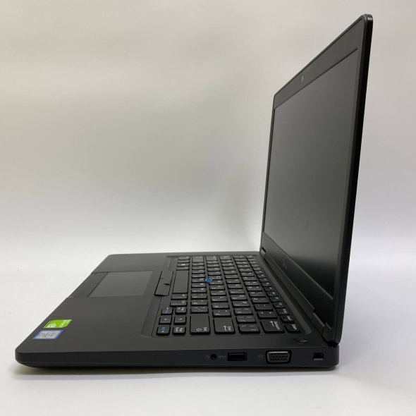 Ігровий ноутбук Dell Latitude 5491/ 14 &quot; (1366x768) TN / Intel Core i5-8400H (4 (8) ядра по 2.5 - 4.2 GHz) / 16 GB DDR4 / 512 GB SSD M. 2 / nVidia GeForce MX130, 2 GB GDDR5, 64-bit / WebCam / USB 3.1 / HDMI / Мишка і килимок в подарунок - 5