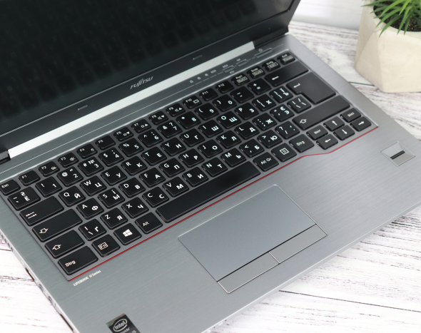 Ноутбук 14&quot; Fujitsu LifeBook U745 Intel Core i5-5200U 8Gb RAM 256Gb SSD HD+ - 9
