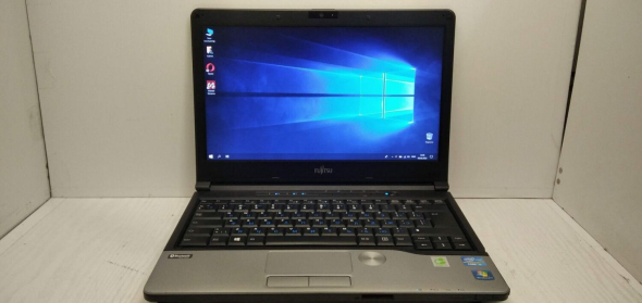 Ноутбук Fujitsu LifeBook E734 / 13.3&quot; (1366x768) TN / Intel Core i5-3230M (2 (4) ядра по 2.6 - 3.2 GHz) / 4 GB DDR3 / 320 GB HDD / Intel HD Graphics 4000 / WebCam - 2