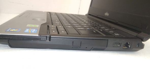 Ноутбук Fujitsu LifeBook E734 / 13.3&quot; (1366x768) TN / Intel Core i5-3230M (2 (4) ядра по 2.6 - 3.2 GHz) / 4 GB DDR3 / 320 GB HDD / Intel HD Graphics 4000 / WebCam - 5