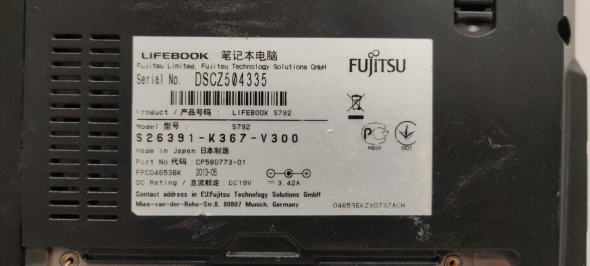 Ноутбук Б-клас Fujitsu LifeBook S792 / 13.3&quot; (1366x768) TN / Intel Core i5 - 3340M (2 (4) ядра по 2.7-3.4 GHz) / 4 GB DDR3 / 320 GB HDD / Intel HD Graphics 4000 / WebCam - 8