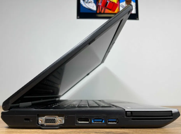 Ноутбук Fujitsu LifeBook E752 / 15.6&quot; (1600x900) TN / Intel Core i5-3320M (2 (4) ядра по 2.6 - 3.3 GHz) / 8 GB DDR3 / 128 GB SSD / WebCam / Intel HD Graphics 4000 / Windwos 10 PRO Lic - 6