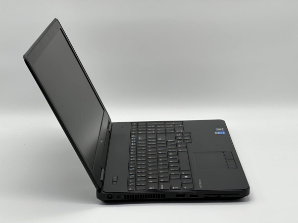 Ноутбук Dell Latitude E5540 / 15.6&quot; (1366x768) TN / Intel Core i5-4310U (2 (4) ядра по 2.0 - 3.0 GHz) / 8 GB DDR3 / 120 GB SSD / nVidia GeForce GT 720M, 1GB DDR3, 64-bit / WebCam - 3