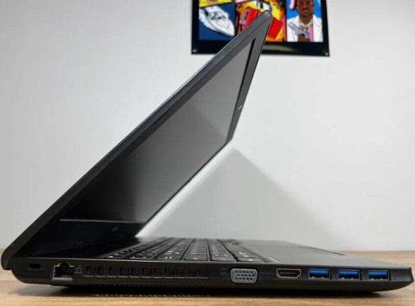 Ноутбук Fujitsu LifeBook A555 / 15.6&quot; (1366x768) TN / Intel Core i3-5005U (2 (4) ядра по 2.0 GHz) / 8 GB DDR3 / 256 GB SSD / Intel HD Graphics 5500 / WebCam / DVD-ROM / Win 10 Pro - 4
