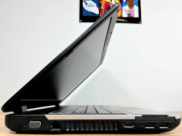 Ноутбук Fujitsu LifeBook A512 / 15.6&quot; (1366x768) TN / Intel Core i5-3320M (2 (4) ядра по 2.6 - 3.3 GHz) / 8 GB DDR3 / 240 GB SSD / Intel HD Graphics 4000 / WebCam / Windows 10 PRO Lic - 6
