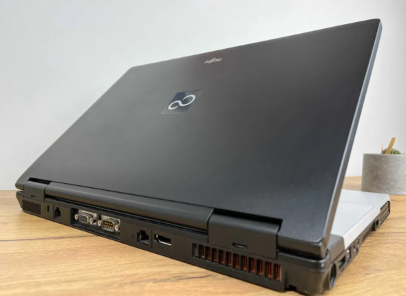 Ноутбук Fujitsu LifeBook E780 / 15.6&quot; (1366x768) TN / Intel Core i5-520M (2 (4) ядра по 2.4 - 2.93 GHz) / 8 GB DDR3 / 128 GB SSD / Intel HD Graphics 4 Generations / WebCam / Windows 10 PRO Lic - 3