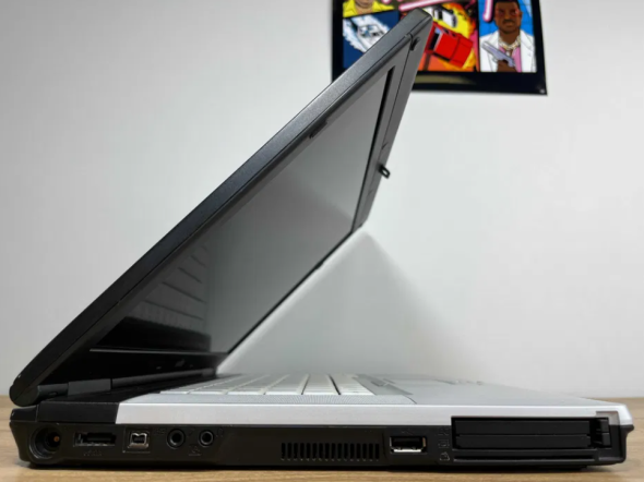 Ноутбук Fujitsu LifeBook E780 / 15.6&quot; (1366x768) TN / Intel Core i5-520M (2 (4) ядра по 2.4 - 2.93 GHz) / 8 GB DDR3 / 128 GB SSD / Intel HD Graphics 4 Generations / WebCam / Windows 10 PRO Lic - 4