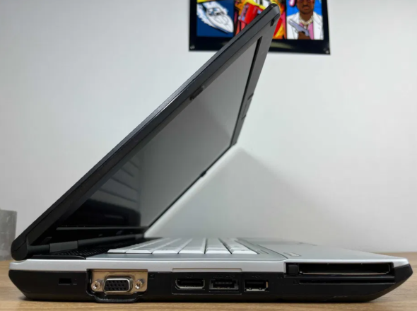 Ноутбук Fujitsu LifeBook E751 / 15.6&quot; (1366x768) TN / Intel Core i5-2520M (2 (4) ядра по 2.5 - 3.2 GHz) / 8 GB DDR3 / 128 GB SSD / Intel HD Graphics 3000 / WebCam / АКБ не тримає / Windows 10 PRO Lic - 6