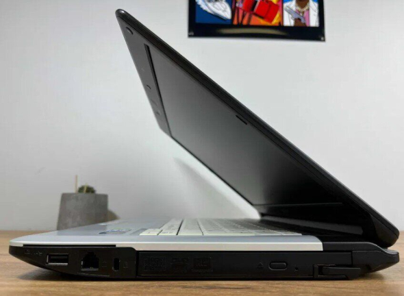 Ноутбук Fujitsu LifeBook S710 / 14&quot; (1366x768) TN / Intel Core i5-520M (2 (4) ядра по 2.4 - 2.93 GHz) / 8 GB DDR3 / 128 GB SSD / Intel HD Graphics / WebCam / Win 10 Pro - 5