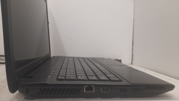 Ноутбук Lenovo G560 / 15.6&quot; (1366x768) TN / Intel Core i5-520M (2 (4) ядра по 2.4 - 2.93 GHz) / 4 GB DDR3 / 128 GB SSD / Intel HD Graphics / WebCam - 4