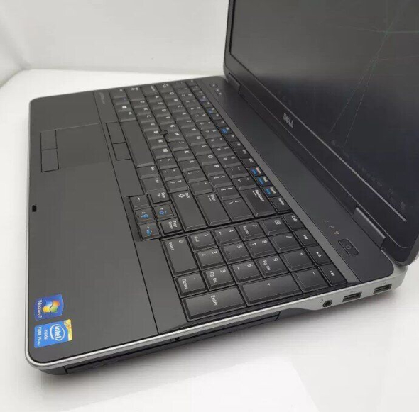 Ноутбук Dell Latitude E6540 / 15.6&quot; (1366x768) TN / Intel Core i5-4300M (2 (4) ядра по 2.6 - 3.3 GHz) / 8 GB DDR3 / 240 GB SSD / Intel HD Graphics 4600 / WebCam / DVD-ROM / Win 10 Pro - 5