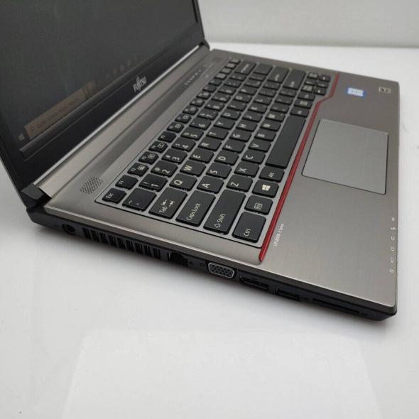 Нетбук Б-класс Fujitsu LifeBook E746 / 14&quot; (1920x1080) IPS / Intel Core i7-6600U (2 (4) ядра по 2.6 - 3.4 GHz) / 8 GB DDR4 / 120 GB SSD / Intel HD Graphics 520 / WebCam / Win 10 Pro - 4