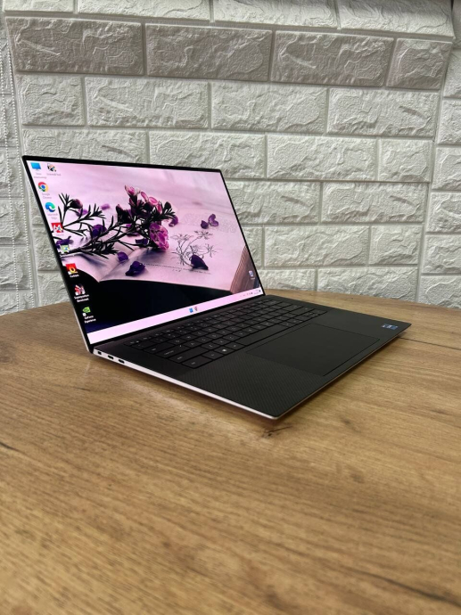 Игровой ноутбук Dell XPS 15 9510 / 15.6&quot; (3840x2160) IPS Touch / Intel Core i7-11800H (8 (16) ядер по 4.6 GHz) / 16 GB DDR4 / 1000 GB SSD / nVidia GeForce RTX 3050, 4 GB GDDR6, 128-bit / WebCam - 4