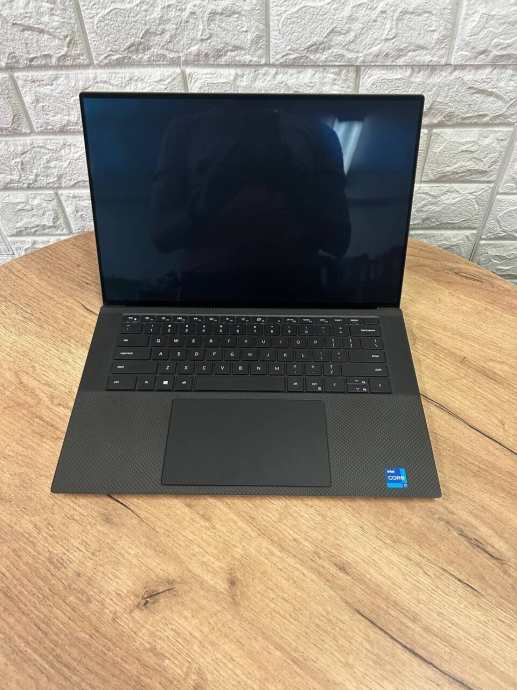 Игровой ноутбук Dell XPS 15 9510 / 15.6&quot; (3840x2160) IPS Touch / Intel Core i7-11800H (8 (16) ядер по 4.6 GHz) / 16 GB DDR4 / 1000 GB SSD / nVidia GeForce RTX 3050, 4 GB GDDR6, 128-bit / WebCam - 3