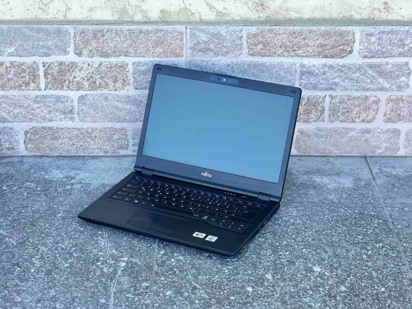 Ультрабук Fujitsu LifeBook E5410 / 14&quot; (1366x768) TN / Intel Core i5-10310U (4 (8) ядра по 1.7 - 4.4 GHz) / 8 GB DDR4 / 256 GB SSD / Intel UHD Graphics / WebCam / Win 10 - 2