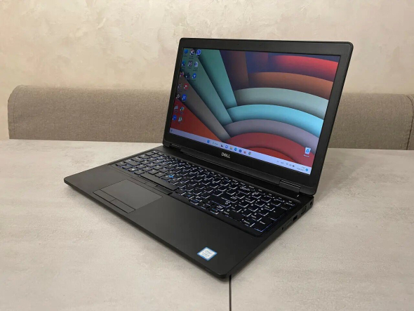 Ультрабук Dell Latitude 5590 / 15.6&quot; (1366x768) TN / Intel Core i5-8250U (4 (8) ядра по 1.6 - 3.4 GHz) / 8 GB DDR4 / 256 GB SSD M.2 / Intel UHD Graphics 620 / USB 3.1 / HDMI - 4