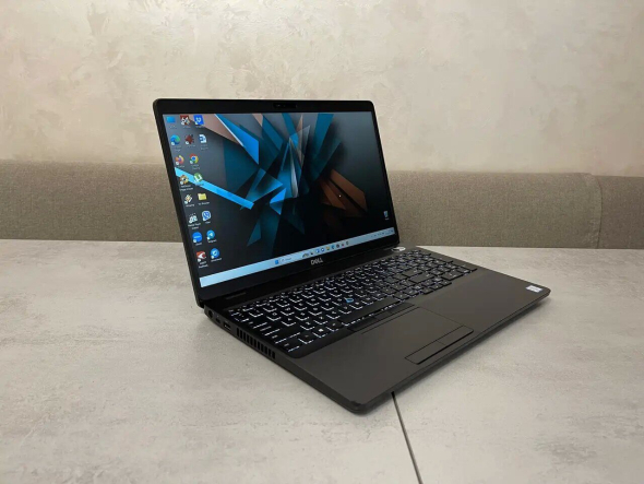 Ультрабук Б-класс Dell Latitude 5500 / 15.6&quot; (1920x1080) IPS / Intel Core i5-8265U (4 (8) ядра по 1.6 - 3.9 GHz) / 8 GB DDR4 / 256 GB SSD M.2 / Intel UHD Graphics 620 / WebCam / USB 3.1 / HDMI - 4