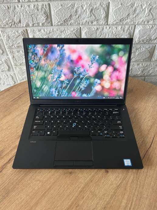 Ультрабук Б-класс Dell Latitude E7480 / 14&quot; (1366x768) TN / Intel Core i5-7300U (2 (4) ядра по 2.6 - 3.5 GHz) / 8 GB DDR4 / 256 GB SSD M.2 / Intel HD Graphics 620 / WebCam / HDMI - 2