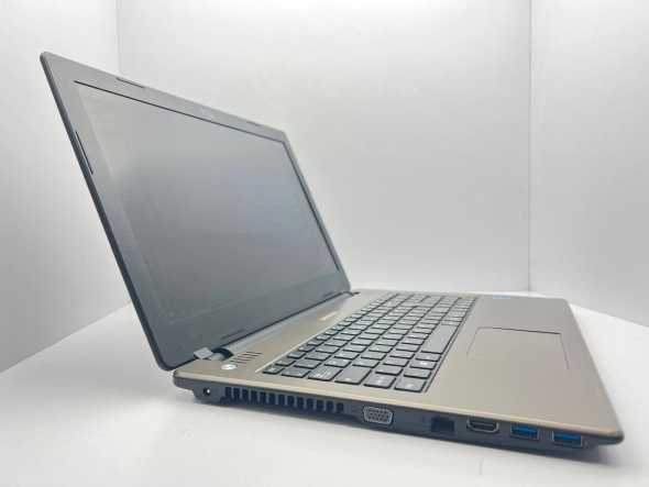 Ноутбук Medion Akoya E6241 / 15.6&quot; (1366x768) TN / Intel Pentium 3550M (2 (2) ядра по 2.3 GHz) / 4 GB DDR3 / 1000 GB HDD / Intel HD Graphics 4000 - 2