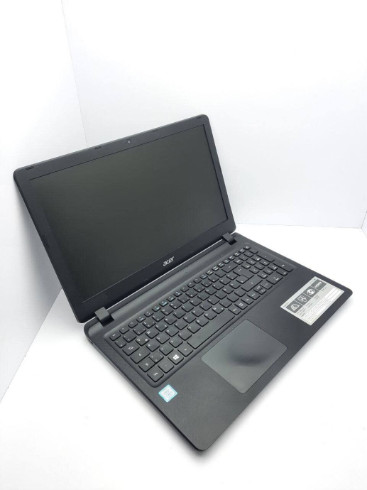 Ноутбук Б-класс Acer Aspire ES1-572 / 15.6&quot; (1366x768) TN / Intel Core i5-7200U (2 (4) ядра по 2.5 - 3.1 GHz) / 8 GB DDR3 / 240 GB SSD / Intel HD Graphics 620 / WebCam - 3