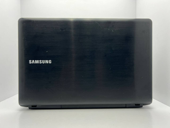 Ноутбук Б-класс Samsung NP355E7C / 17.3&quot; (1600x900) TN / AMD A4-4300M (2 ядра по 2.5 - 3.0 GHz) / 8 GB DDR3 / 240 GB SSD / AMD Radeon HD 7420G Graphics / WebCam - 5