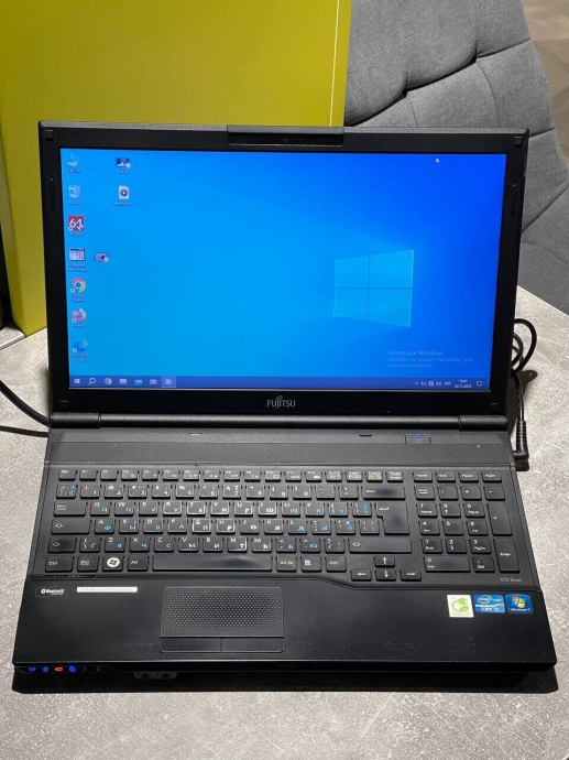 Ноутбук Fujitsu LifeBook AH532 / 15.6&quot; (1366x768) TN / Intel Core i5-3210M (2 (4) ядра по 2.5 - 3.1 GHz) / 8 GB DDR3 / 480 GB SSD / Intel HD Graphics 4000 / WebCam - 2